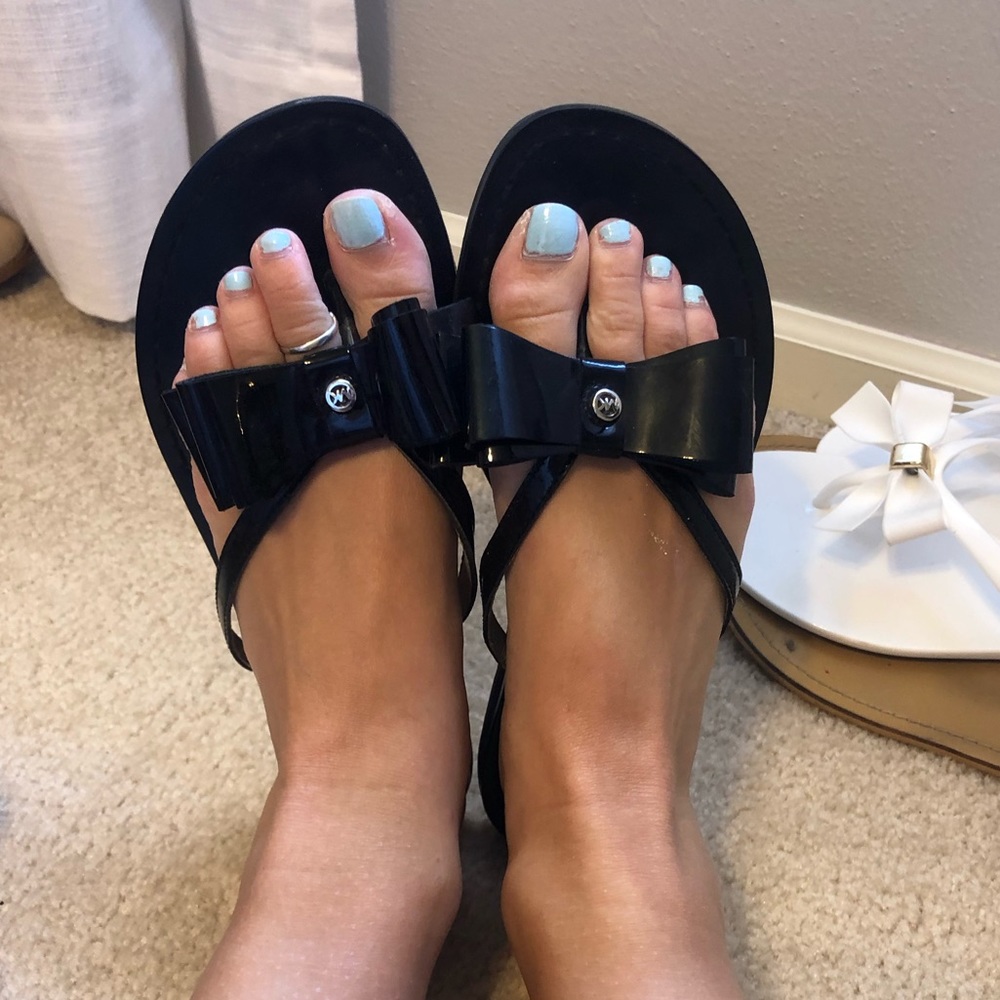 NWOT Michael Kors Bow Leather Thong Flip Flops - Picture 4 of 6